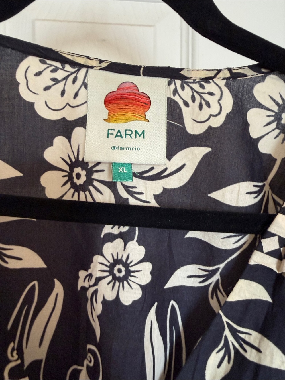FARM Rio Black and Cream Botanical Bird Print Blouse - Picture 4 of 10